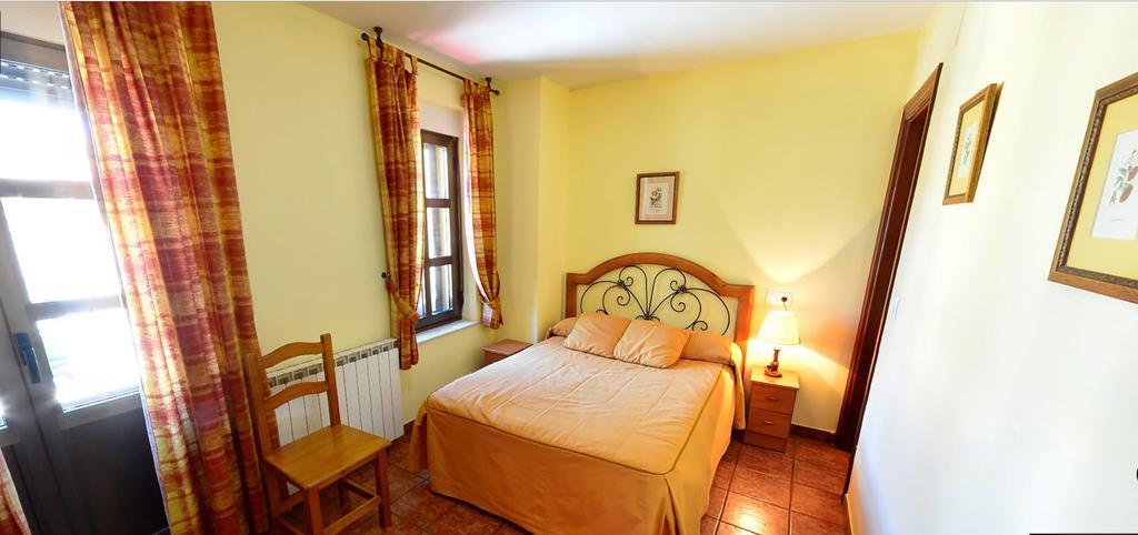 Отель Hostal Bar Stop Velilla del Rio Carrion Экстерьер фото