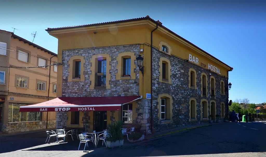 Отель Hostal Bar Stop Velilla del Rio Carrion Экстерьер фото